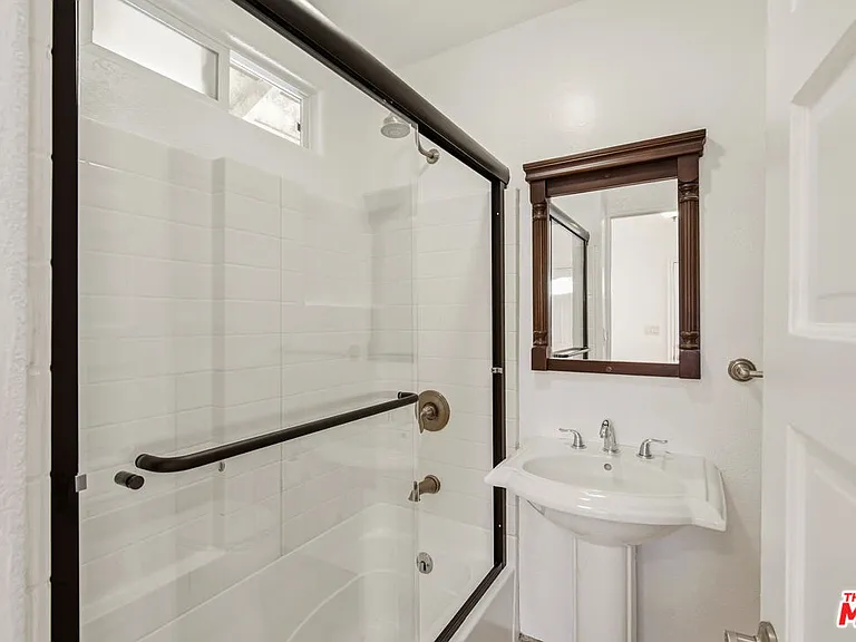 4427 Finley Ave #1/4 — Photo 9