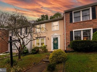 8136 Loving Forest Ct, Springfield, VA 22153