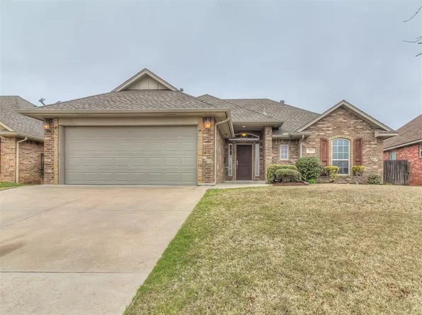 77 Bonaire Dr, Edmond, OK 73013