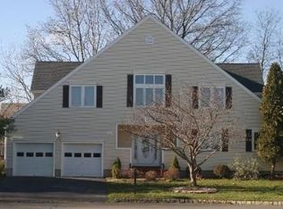 19 Woodville Ter, Hillsborough, NJ 08844