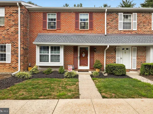 22 Pagoda Ct, Lawrence Township, NJ 08648