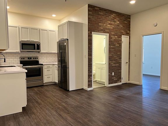 3rd image of 288 Cumberland St #205
