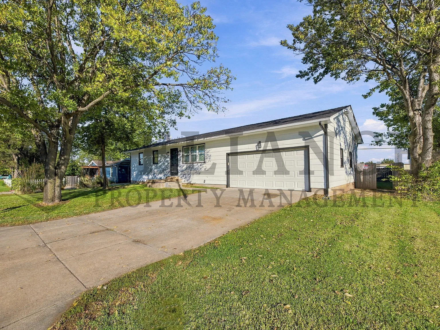 2726 West Maxwell Avenue - 1 — Photo 4