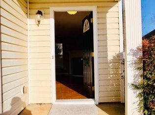 34 Cobbler Cove Dr, Dallas, GA 30132