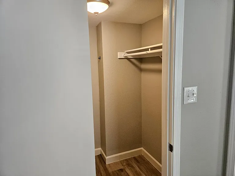 1467 Meadowood Village Dr — Photo 9