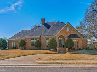 153 Southwood Dr, Bossier City, LA 71111