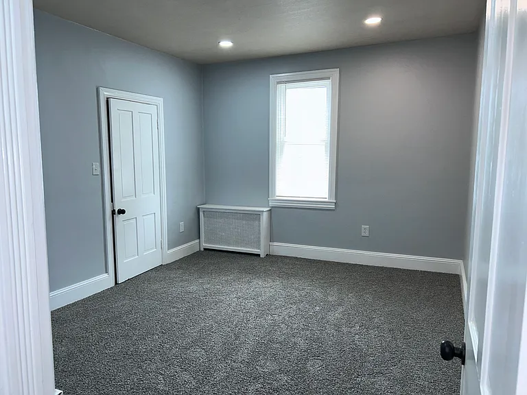 Middle Bedroom