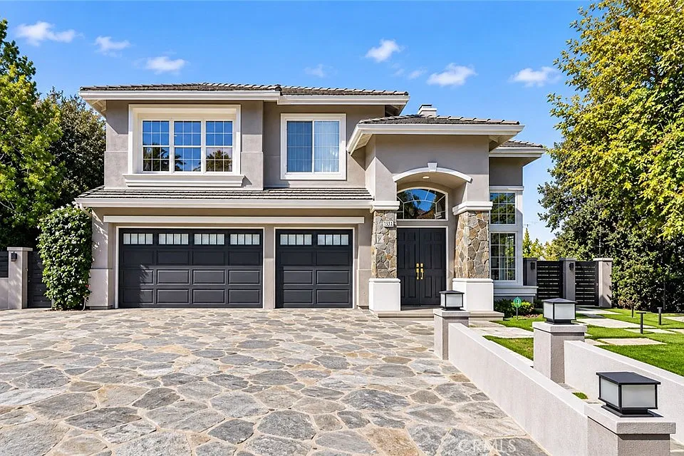 3935 Rock Hampton Dr