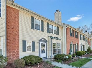 48 Yorkshire Ter, Washingtonville, NY 10992