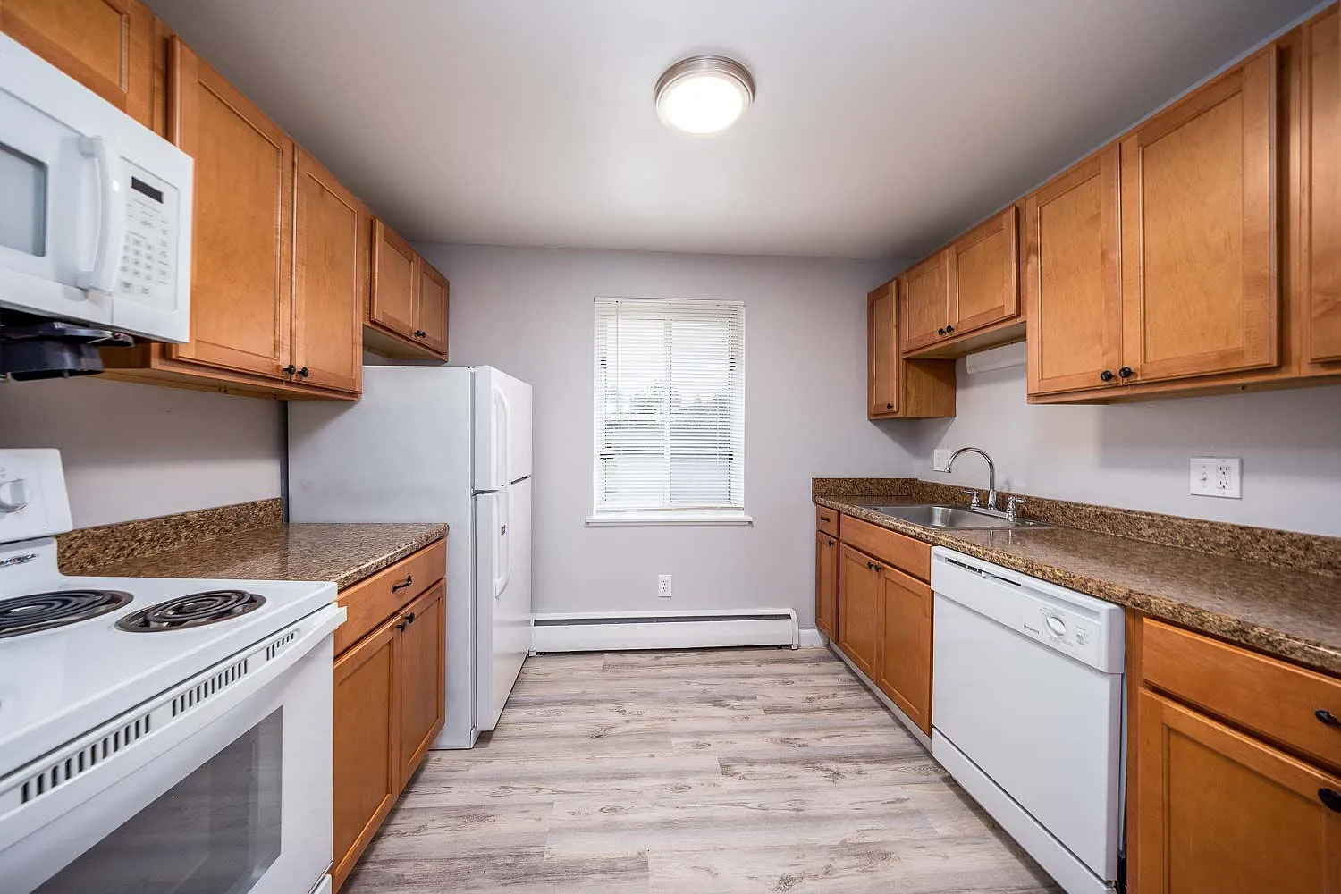 Highland Bay Apartments — Photo 4
