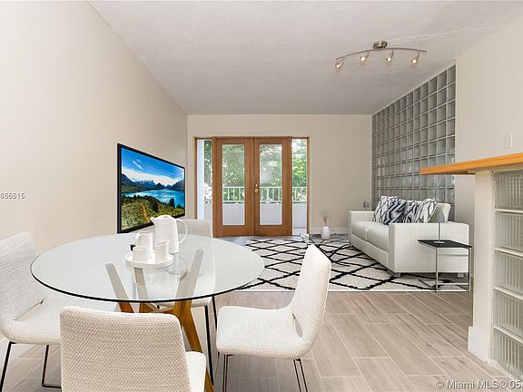 2nd image of 3304 Virginia St 5-b #5-B