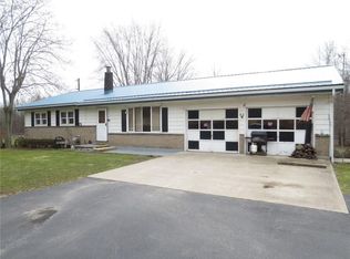 93 Bloom Rd, Newark, NY 14513