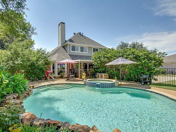 5th image of 8648 Scott Cir