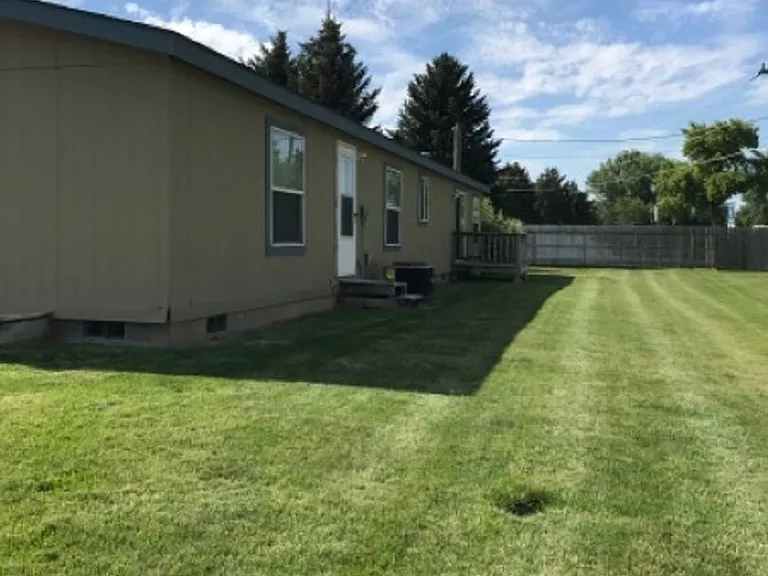 121 Aspenwood Dr — Photo 2