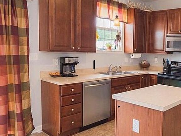 3rd image of 635 Wye Oak Dr