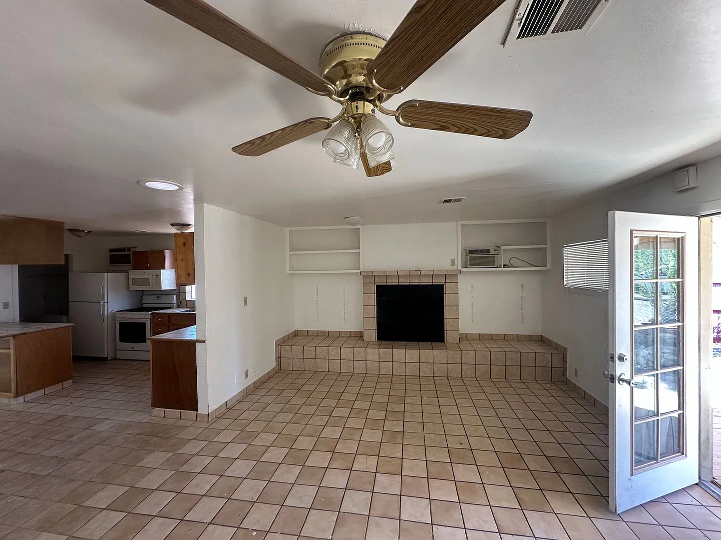 520 W Arroyo Ave — Photo 2
