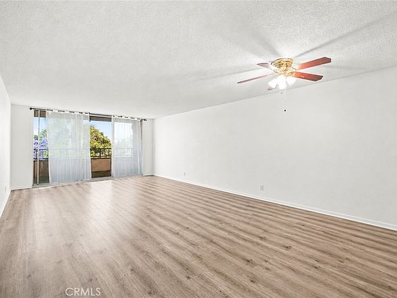3rd image of 4505 California Ave Unit 402