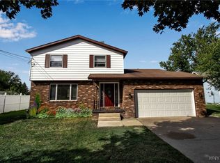 1588 Tuscarora Rd, Niagara Falls, NY 14304