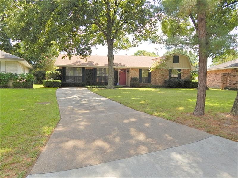 1st image of 115 Greyfriar Dr