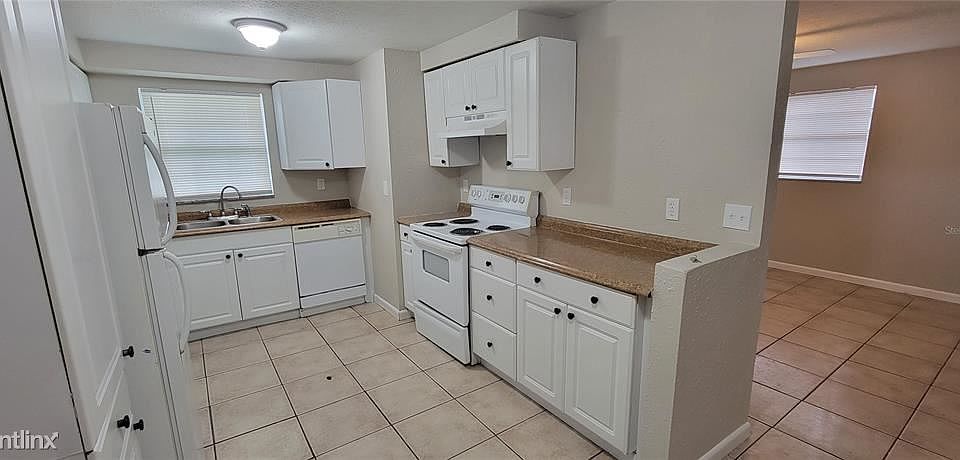 1st image of 4212 E Miller Ave