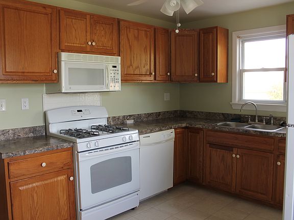 Eat-in Kitchen