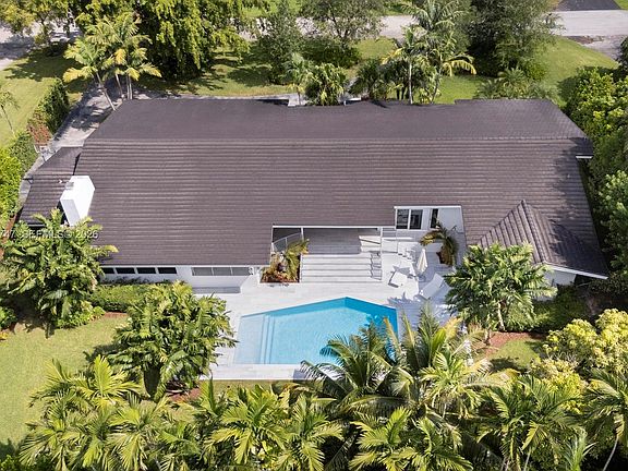 4th image of 5780 Las Palmas Dr