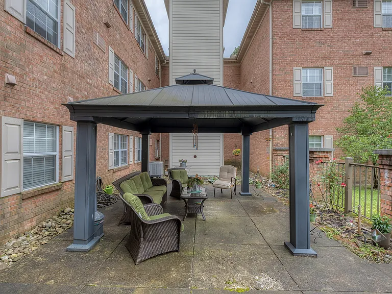Kontogiannis Terrace Apartments — Photo 10