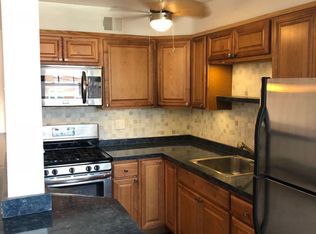 103 E Walnut Park Dr, Philadelphia, PA 19120