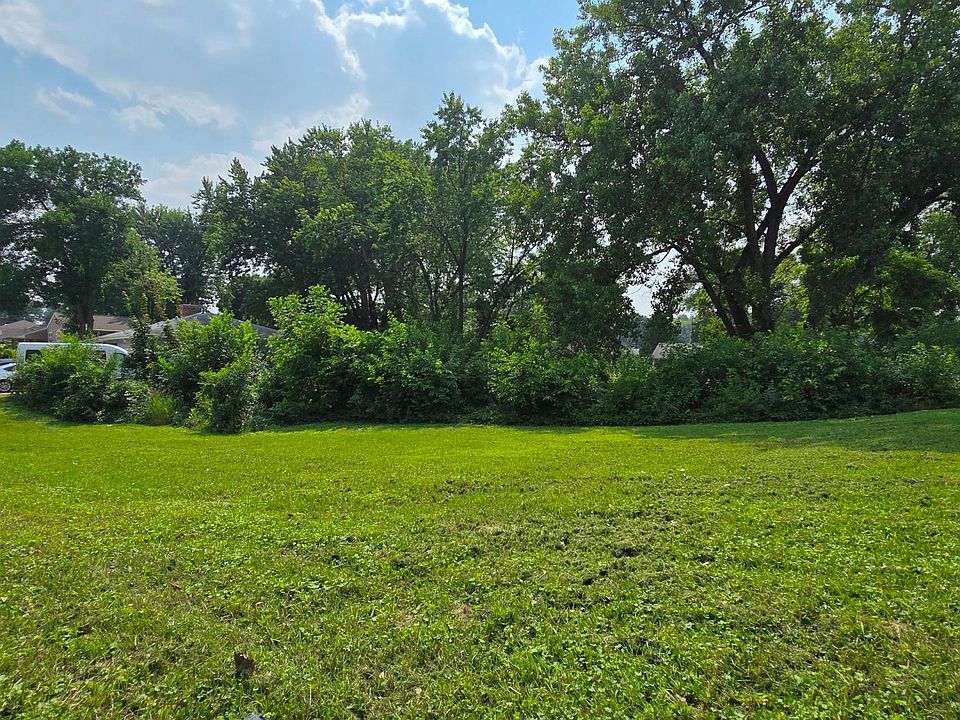 1st image of 3949 Douglas Dr N
