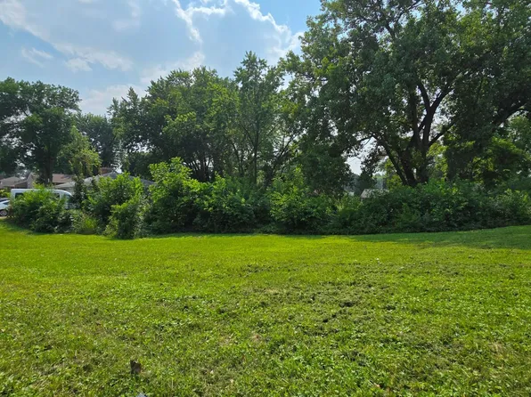 3949 Douglas Dr N, Crystal, MN 55422