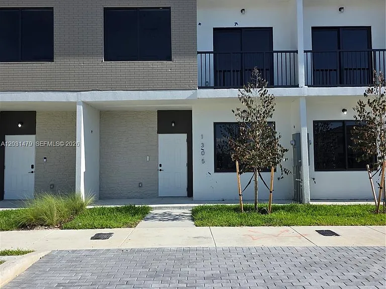 1305 NW 4th Ter #1305 — Photo 13