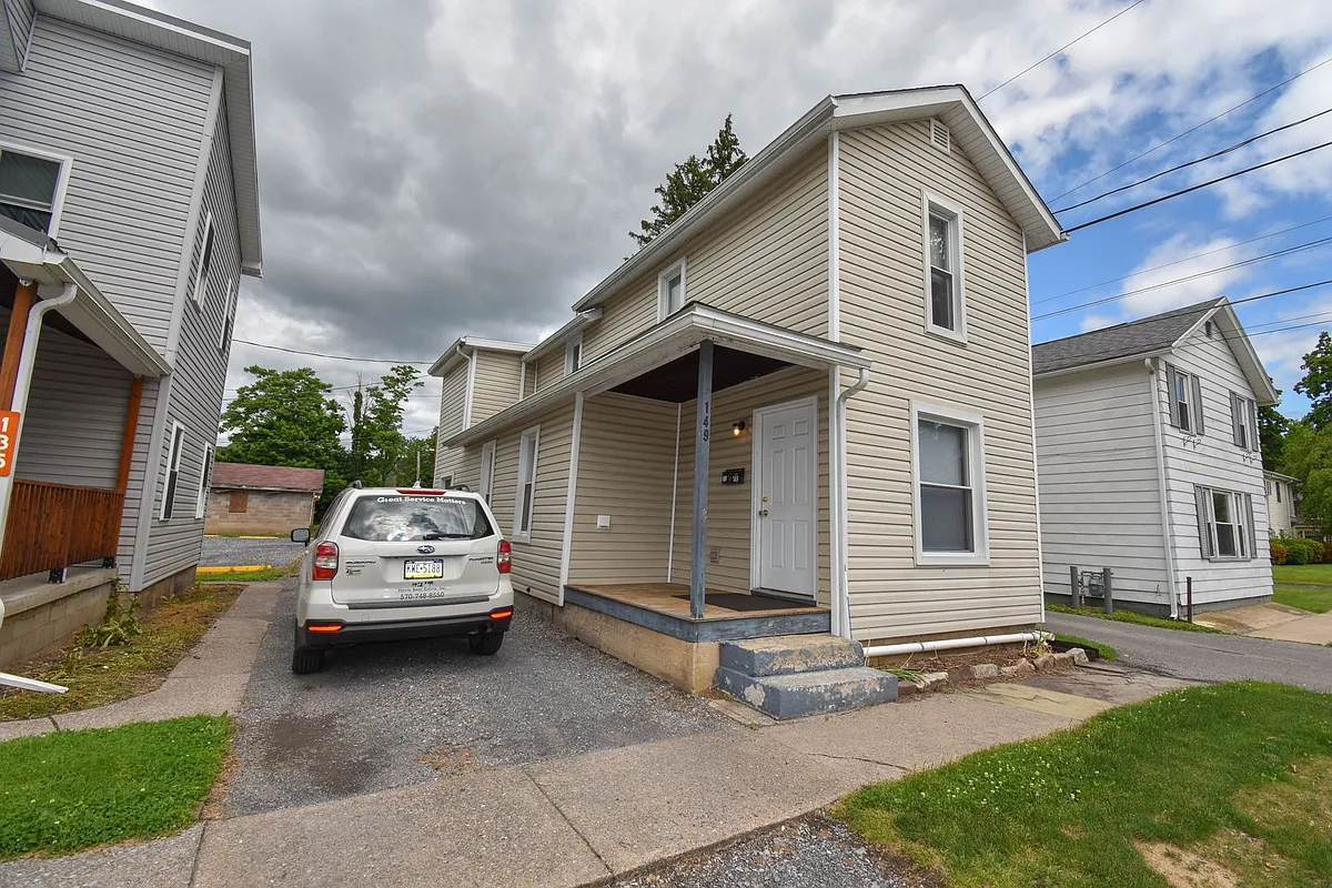 Building Photo - 149 5th St