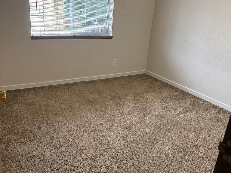 37th Street Apartments — Photo 13