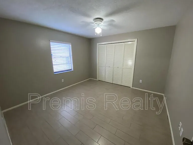14875 Cromwell Dr — Photo 11