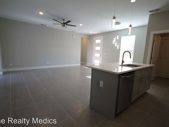 5th image of 250 Gladiola Ct