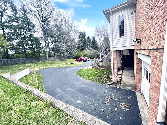 3rd image of 1009 Honeycreek Dr