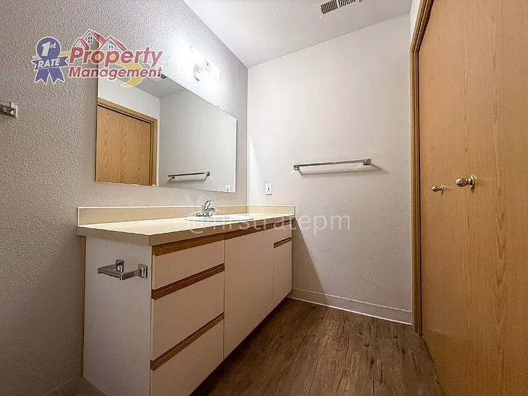 4900 W Blodgett Ln #102 — Photo 16