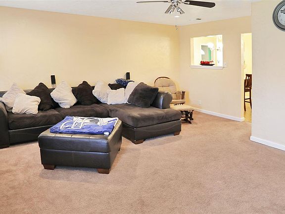 3rd image of 1725 N Oriole Dr