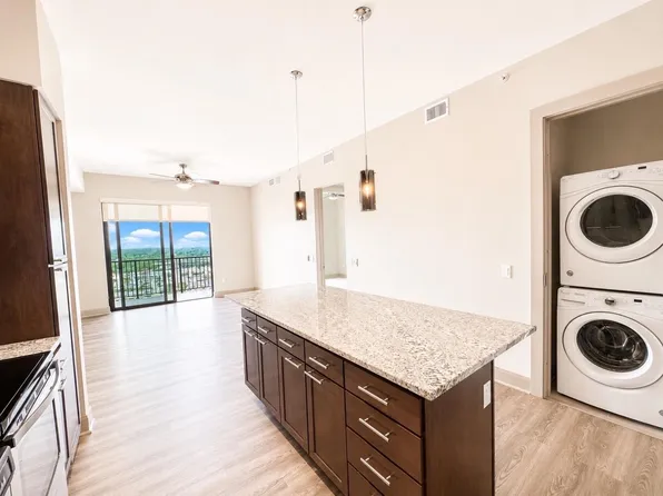 9787 Katy Fwy, Houston, TX
