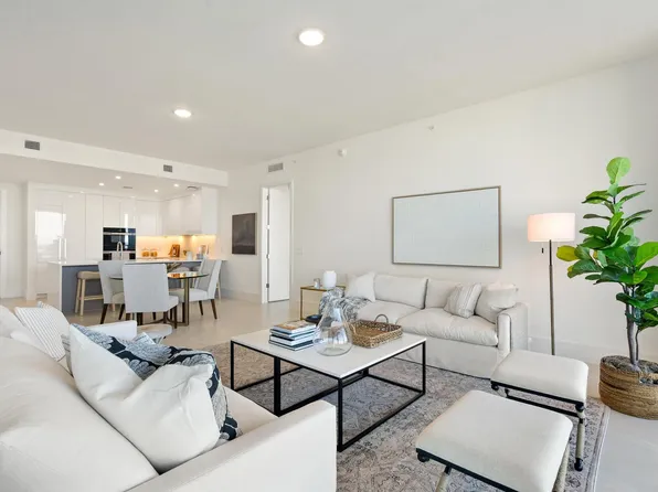 220 Lake Shore Drive #817, Lake Park, FL 33403