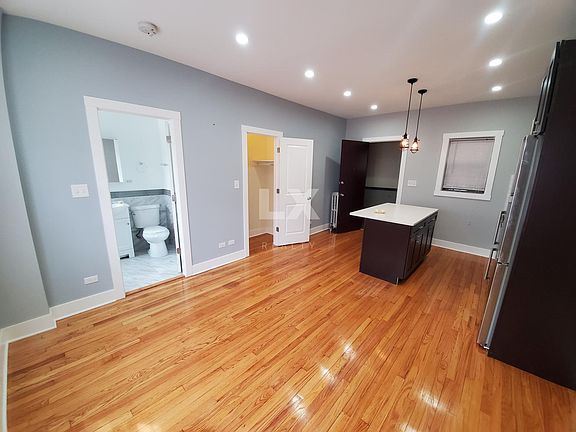 4th image of 5604 W Leland Ave #3E