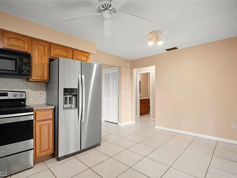 4406 Santa Barbara Blvd #B — Photo 10