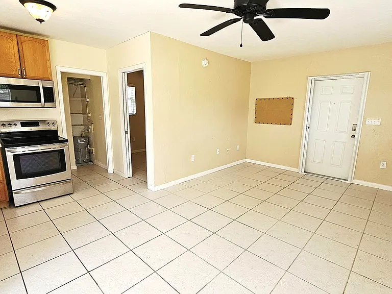 Dining room-living room