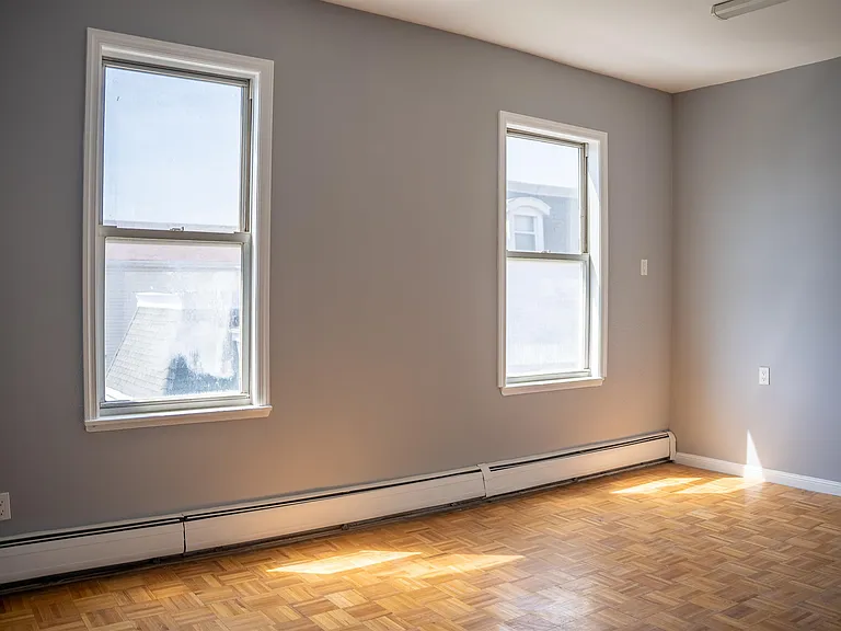 543 W Side Ave #3 — Photo 3