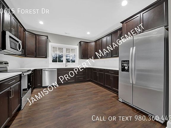 4th image of 10615 Forest Dr