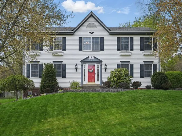 211 Meadowbrook Dr, Cranberry Township, PA 16066
