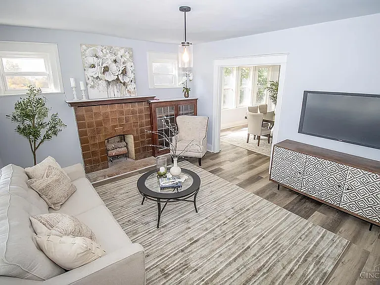 4 bed, 2554 sqft, $2,050 — Photo 3