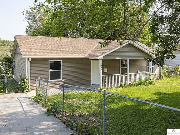 3rd image of 3714 Erskine St