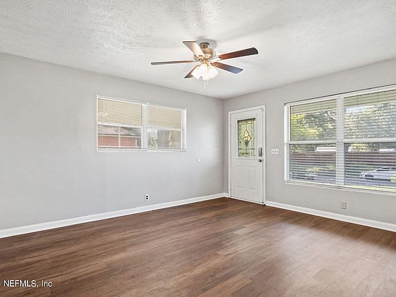 3rd image of 7463 SKYE Drive N