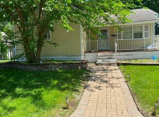 643 Hammond Ave, Aurora, IL 60506